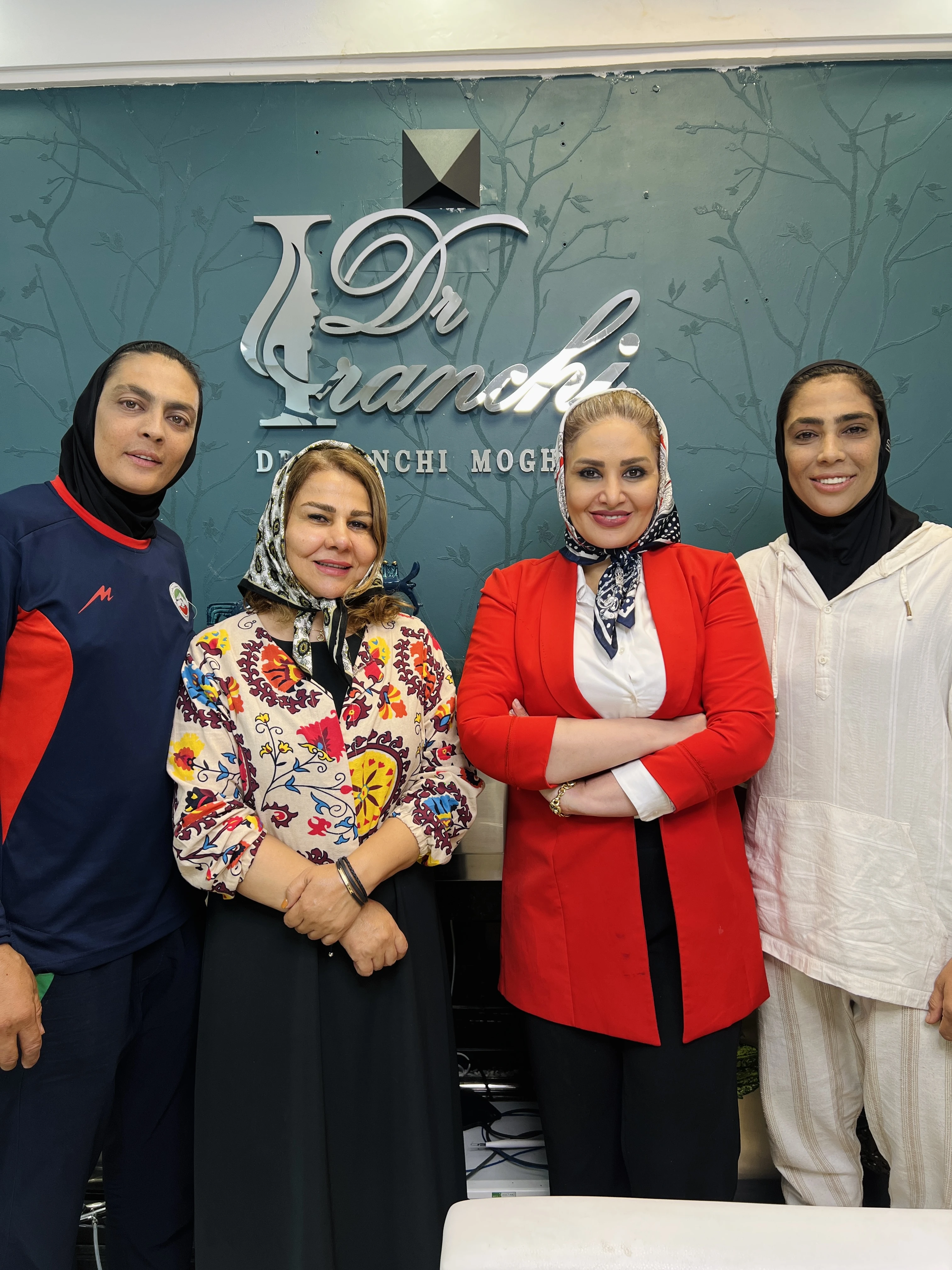 کلنیک پوست و مو دکتر ایرانچی