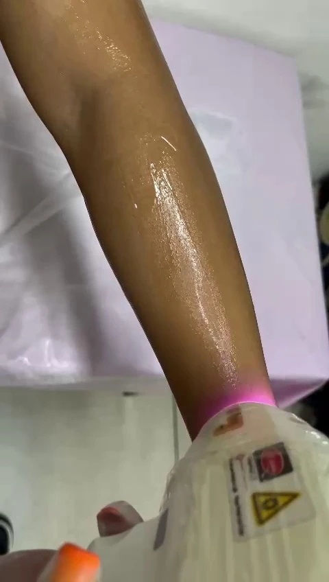 مركز ليزر و لاغري آيسان