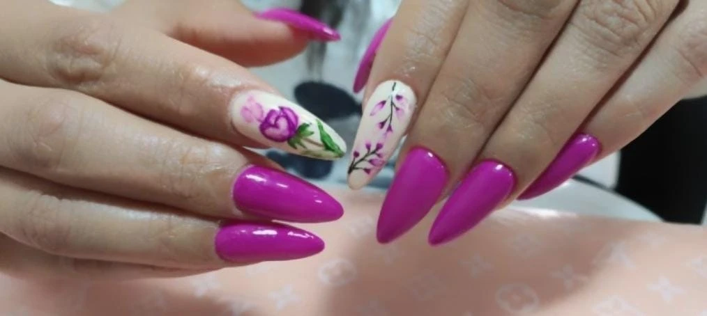 آکادمی و سالن زیبایی مهتاش دُریانی