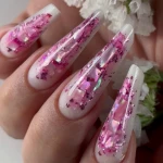 آموزشگاه و سالن تخصصی ناخن و مژه لیرا