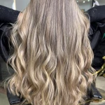  آرایشگاه زنانه رژ سرخ