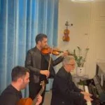  آموزشگاه تخصصی موسیقی آویژه
