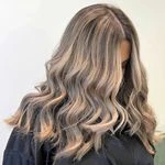 خدمات تخصصی رنگ و لایت و احیا ندا احمدی